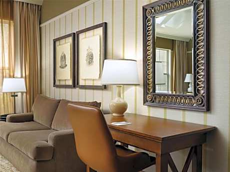 One-Bedroom King Suite with Cabana Patio