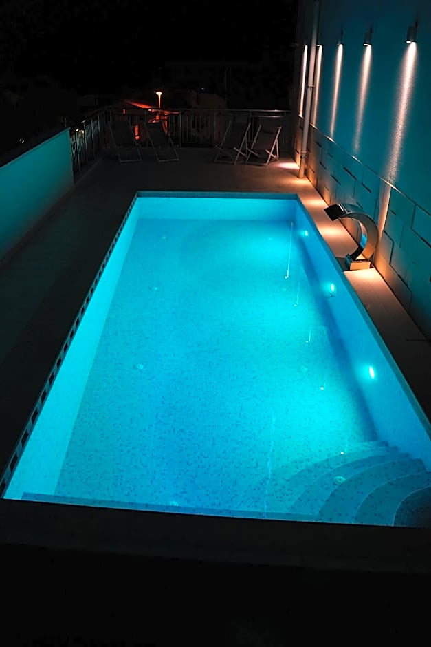 Hotel Larimar