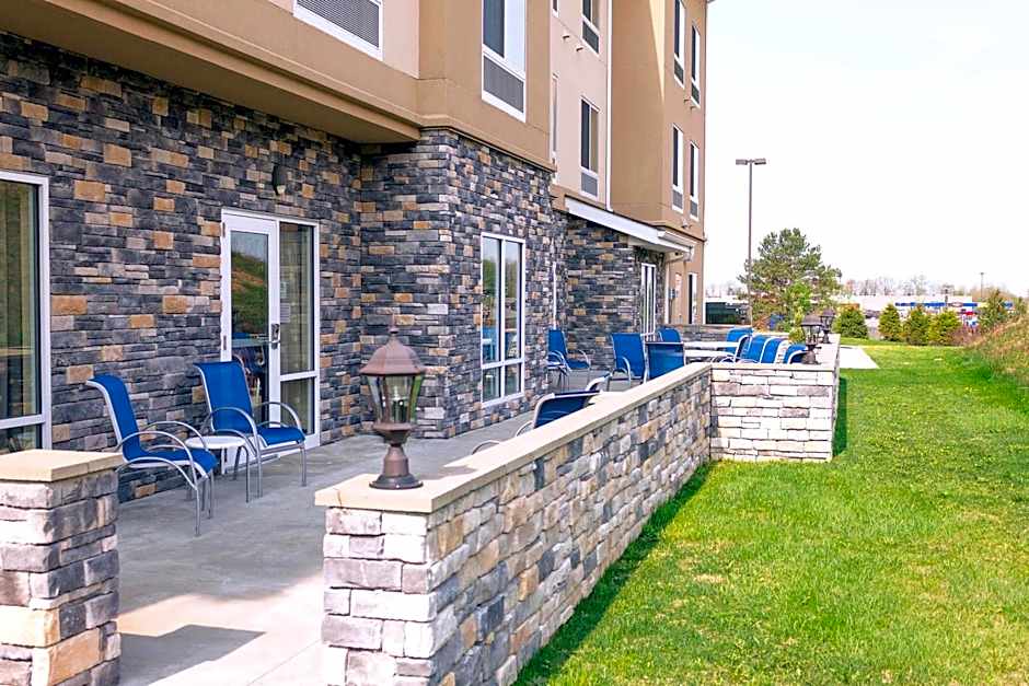 Fairfield Inn & Suites by Marriott Slippery Rock