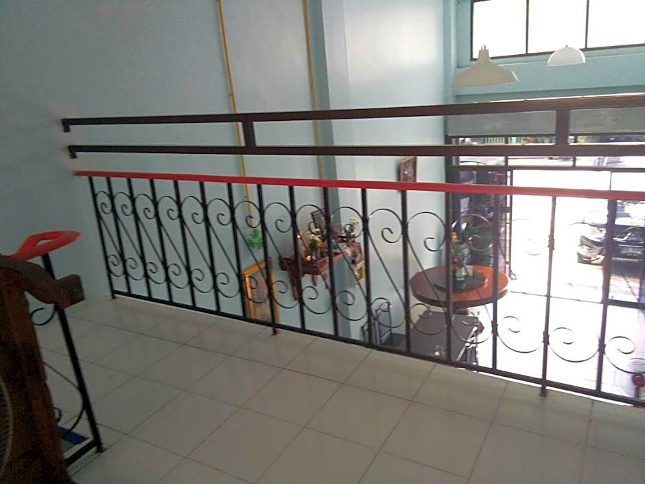 A & P House Charansanitwong