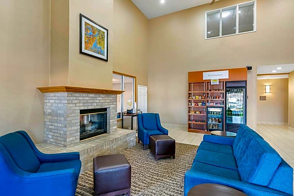 Comfort Suites Normal University area