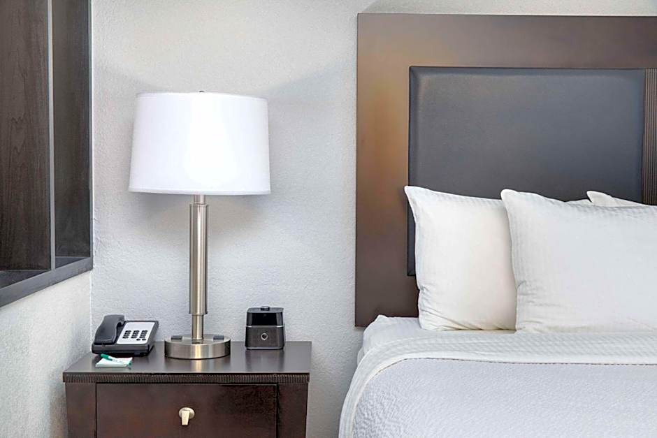 La Quinta Inn & Suites by Wyndham Atlanta Airport