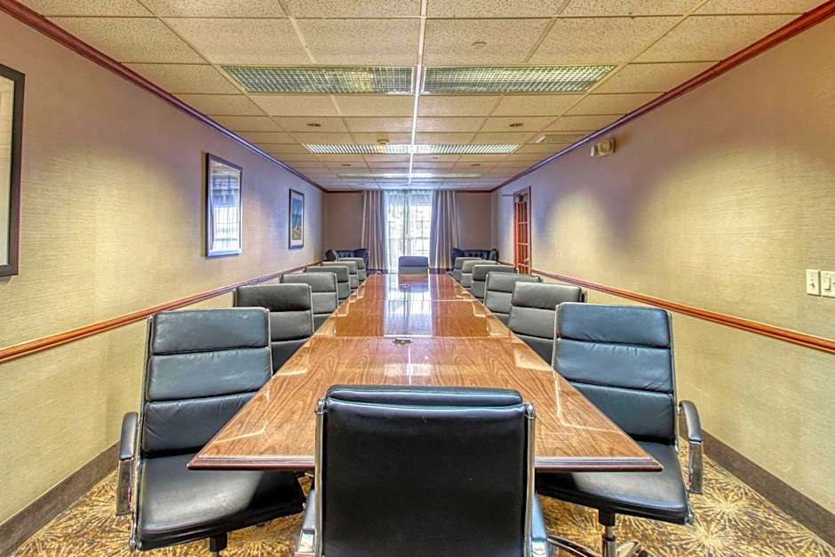 Comfort Suites Milwaukee Airport