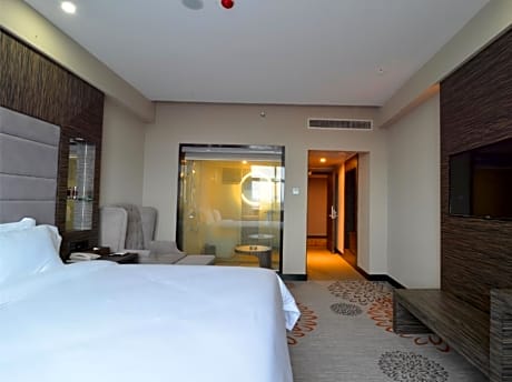 King Bed City View
