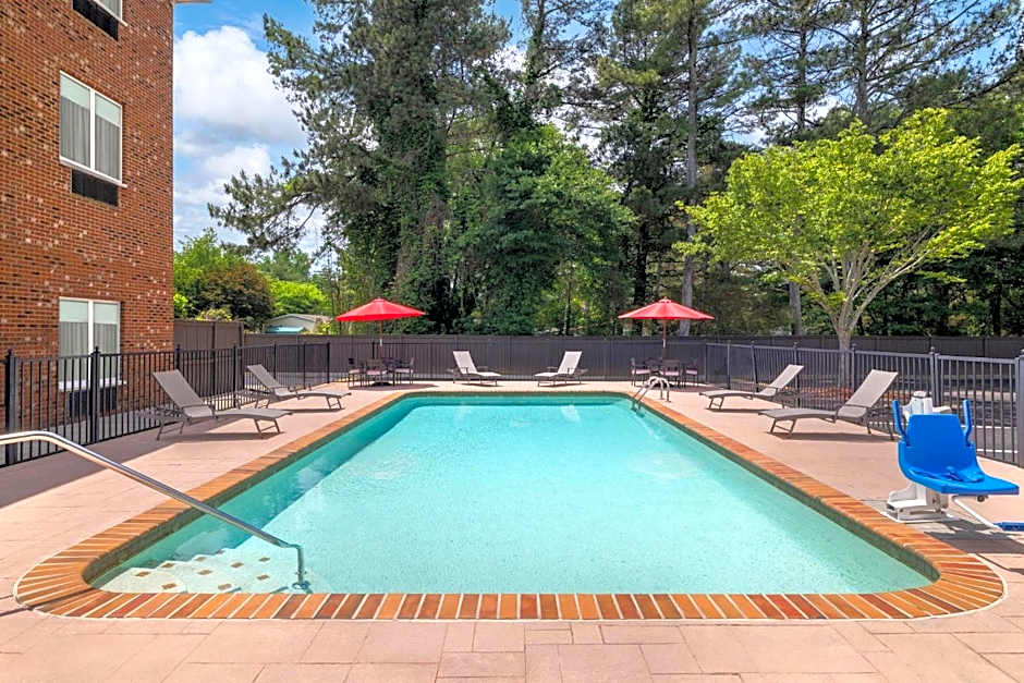 Holiday Inn Express & Suites Buford NE - Lake Lanier by IHG
