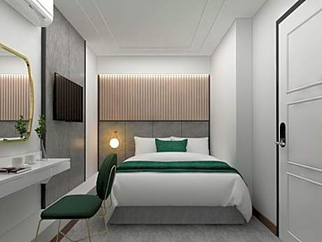 Queen Room (No Window)