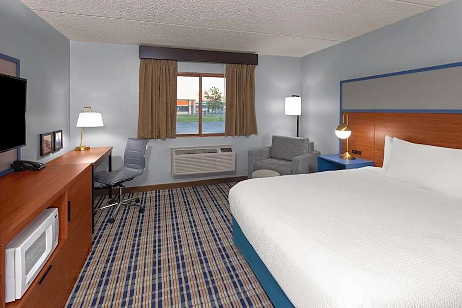 AmericInn by Wyndham Green Bay West