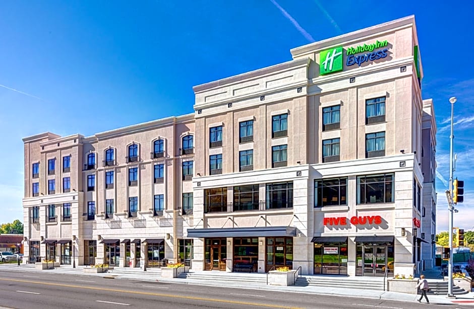 Holiday Inn Express & Suites Kansas City KU Medical Center By IHG