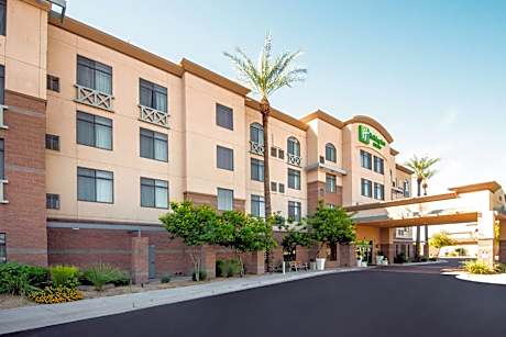 Holiday Inn & Suites Goodyear - West Phoenix Area by IHG