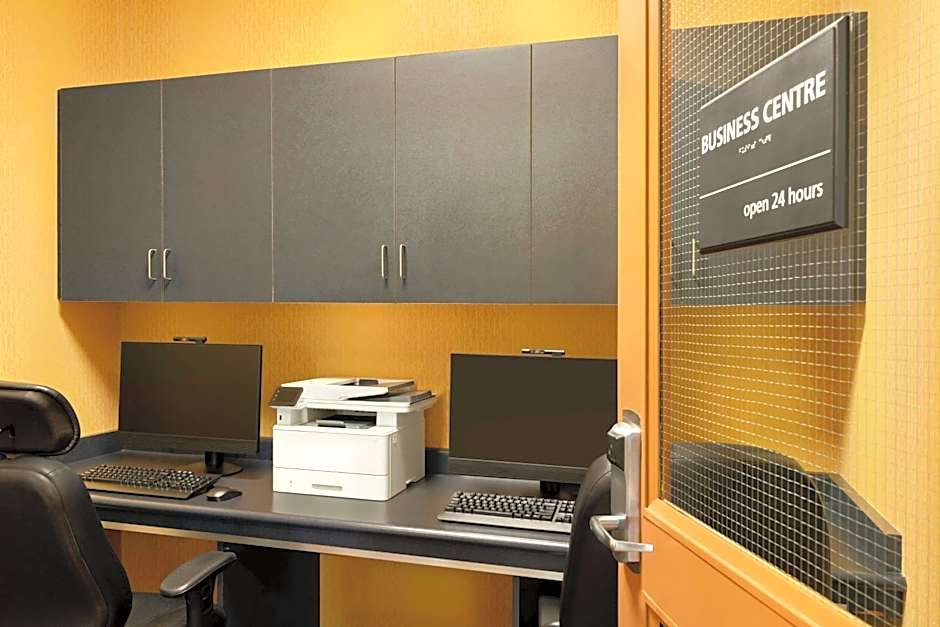 Hampton Inn & Suites by Hilton Langley-Surrey