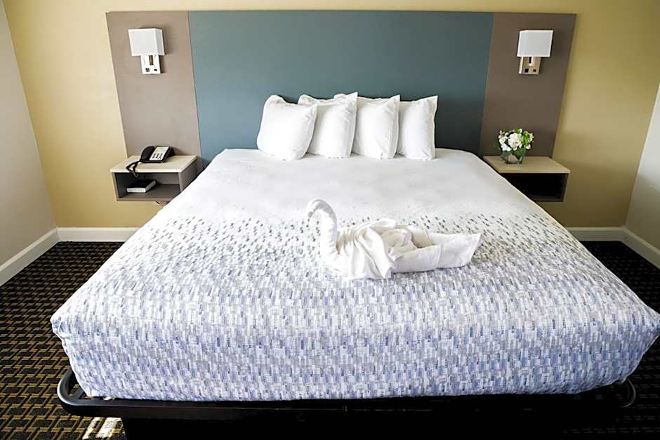 Sea Breeze Inn - San Simeon