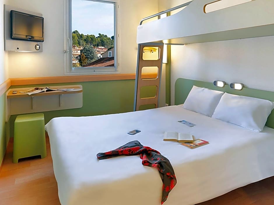 First Inn Hotel