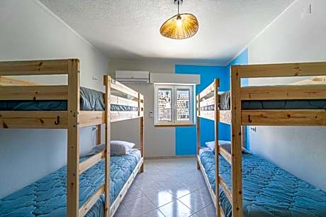 Single Bed in Mixed Dormitory Room