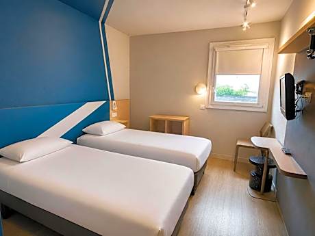 Standard Room with 2 Single Beds