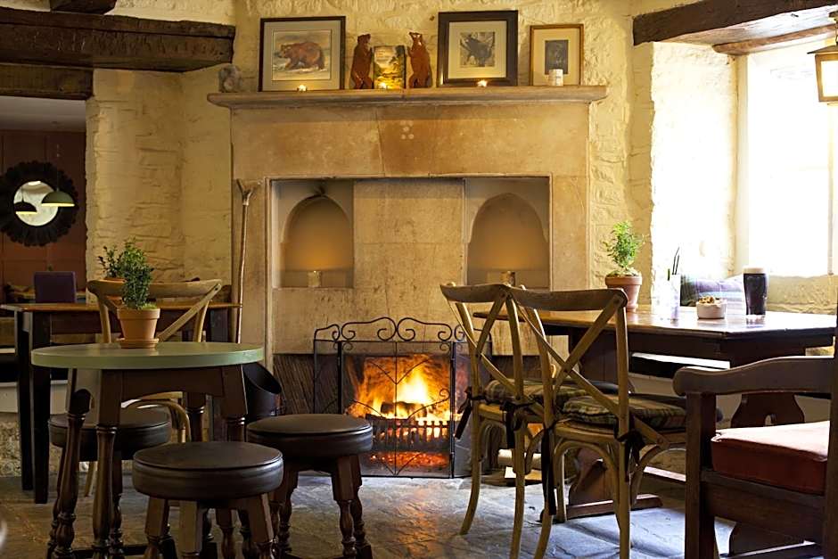 The Bear Of Rodborough Hotel