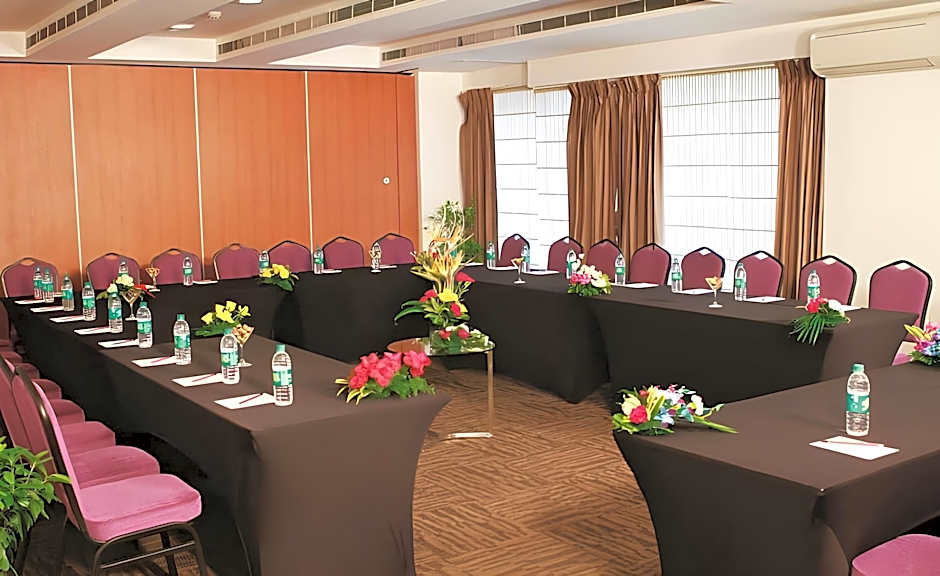 Caspia Hotel New Delhi Shalimar Bagh