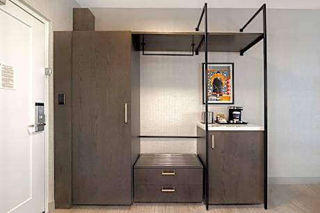 Queen Room with Two Queen Beds - Hearing Access