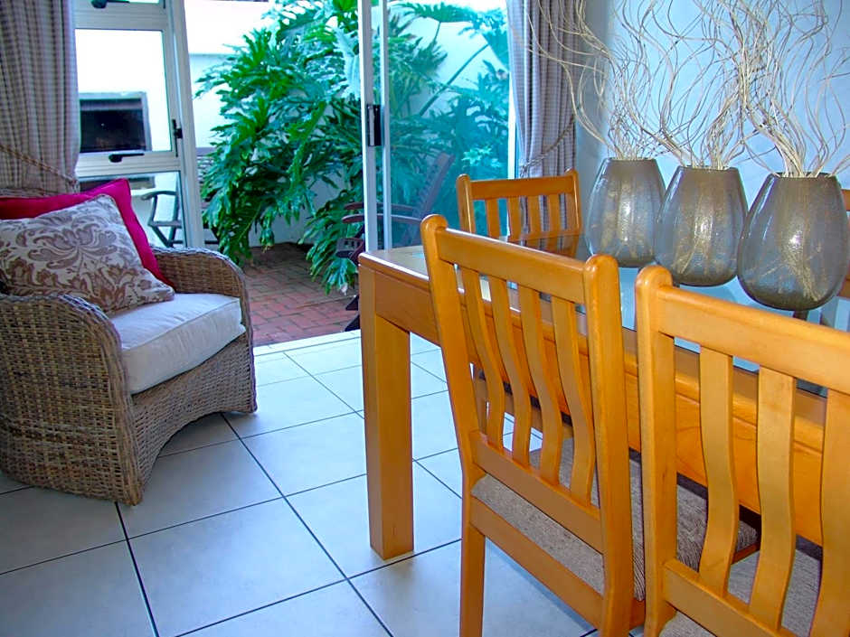 Diaz 15 House on the Bay