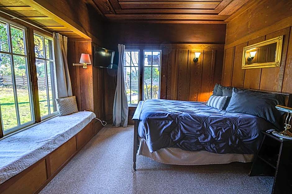 The Captains Quarters