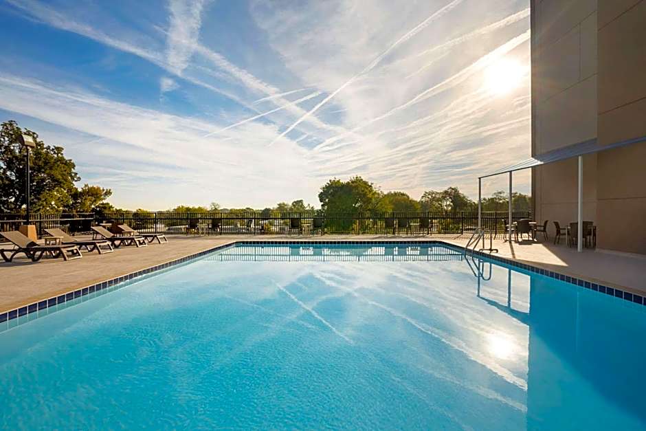 Comfort Inn & Suites Presidential