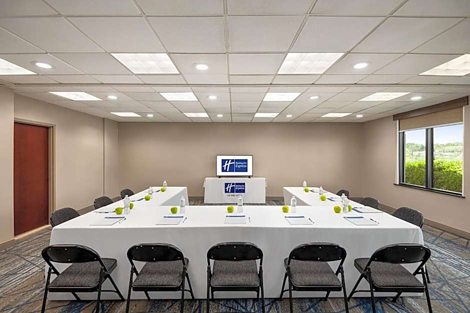 Holiday Inn Express & Suites Mobile West - I-10 By IHG