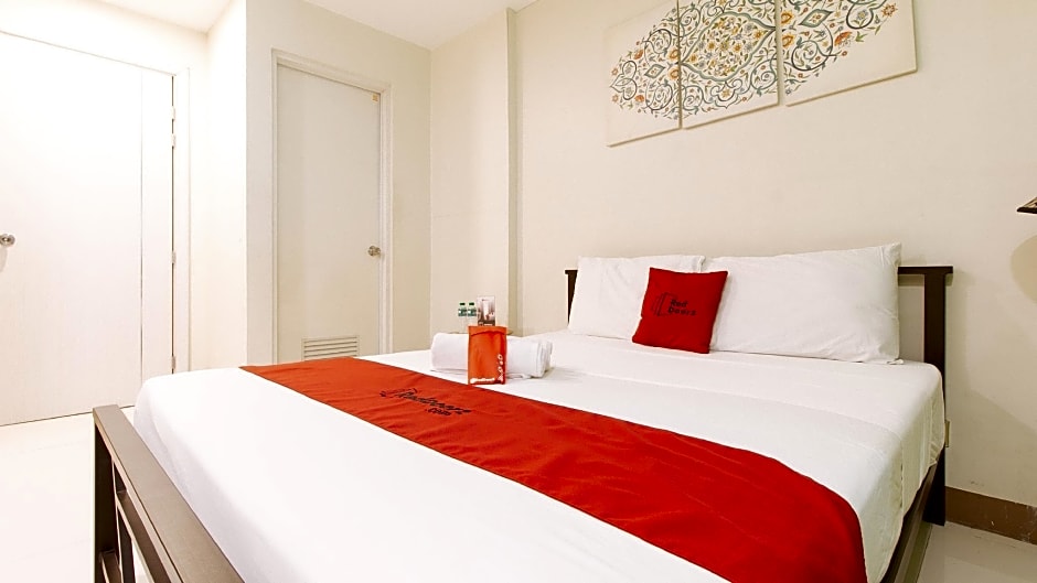 RedDoorz Plus @ Kamuning Quezon City