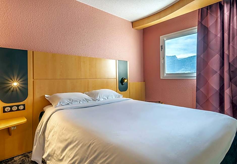 B&B HOTEL Marseille La Valentine Porte d'Aubagne