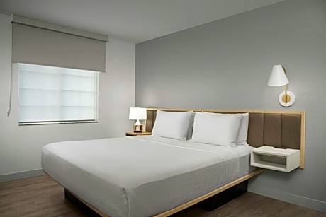 1 Bedroom Suite, 1 King, Sofa bed