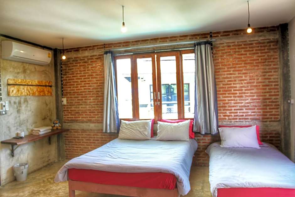 Above The Sea Boutique Hotel