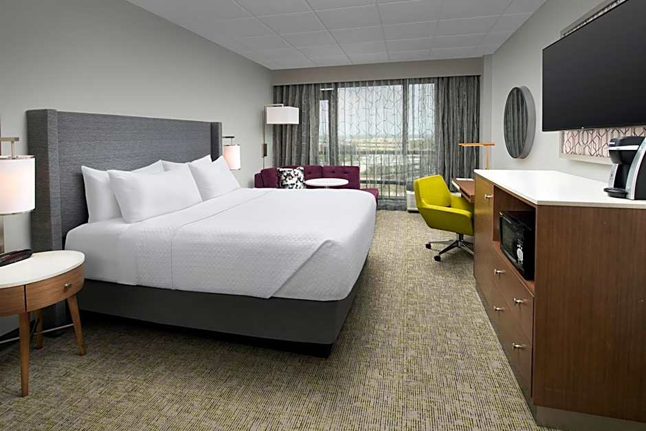 Photo 1 of 5 of Standard 1 King Bed