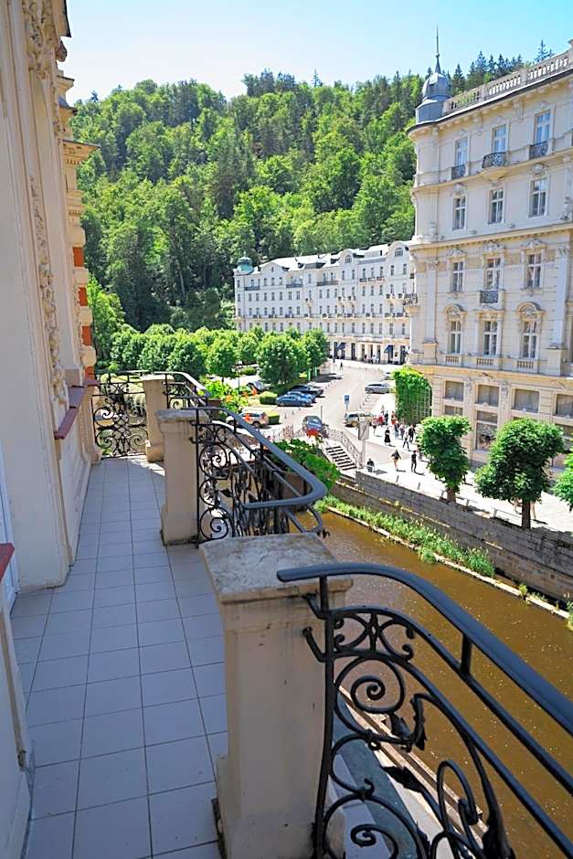 Alisa Hotel