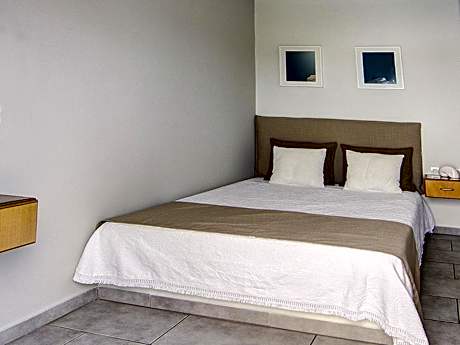 Triple Room with City View