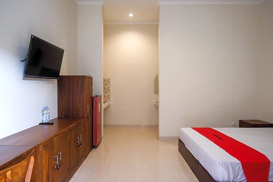 RedDoorz Syariah near Transmart Pabelan Solo