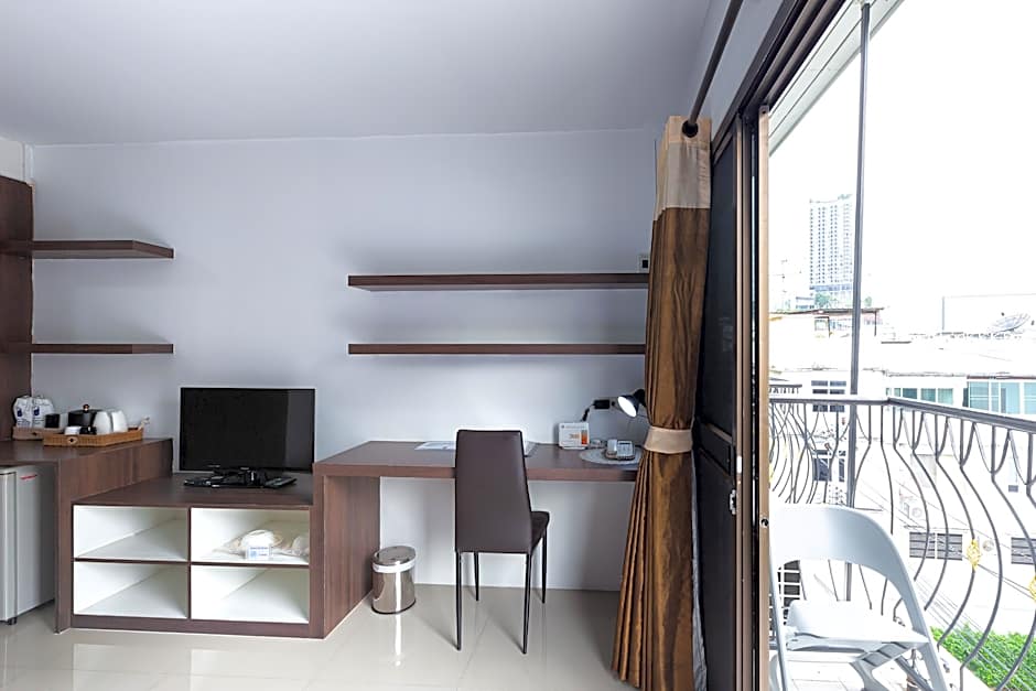 Bed by City Surawong Patpong