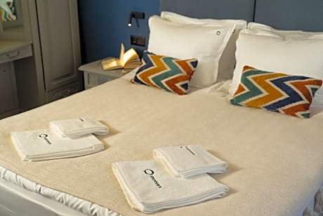 Economy Double Room – Interior view, no window