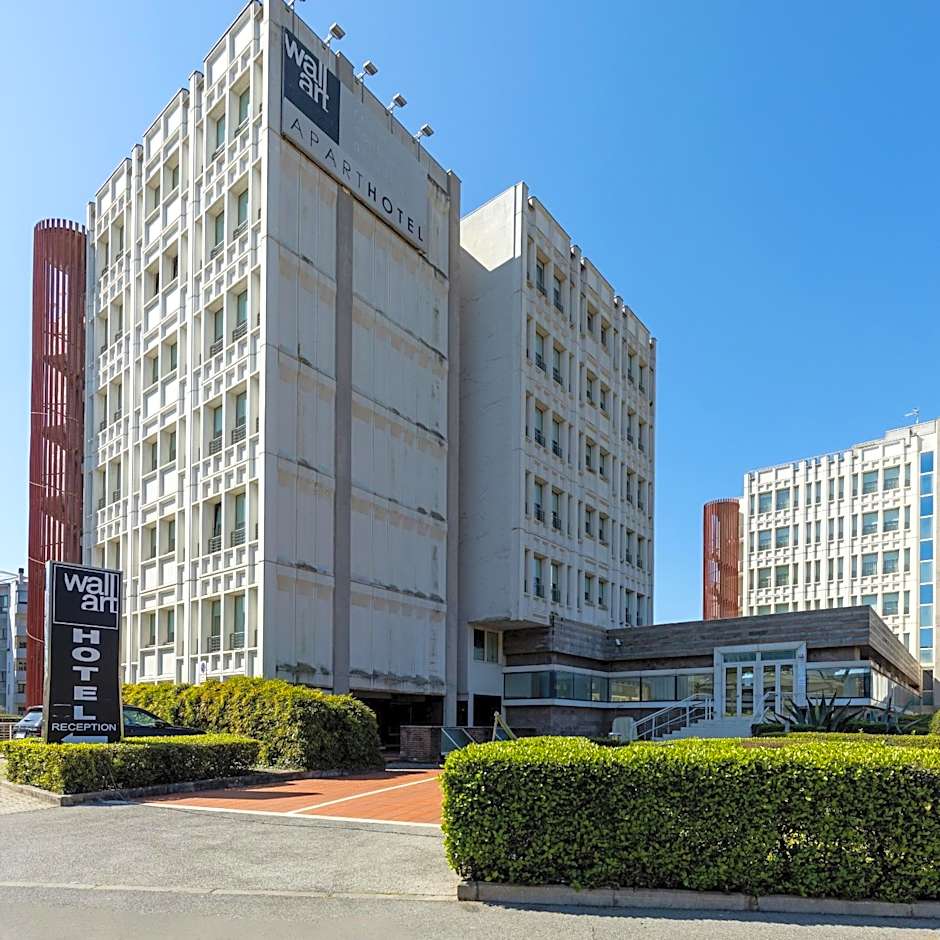 Wall Art Hotel & Residence