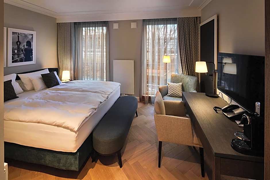 Clounys Hotel