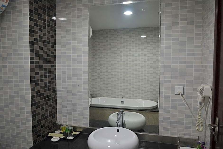 Kololo Courts Hotel And Restaurant