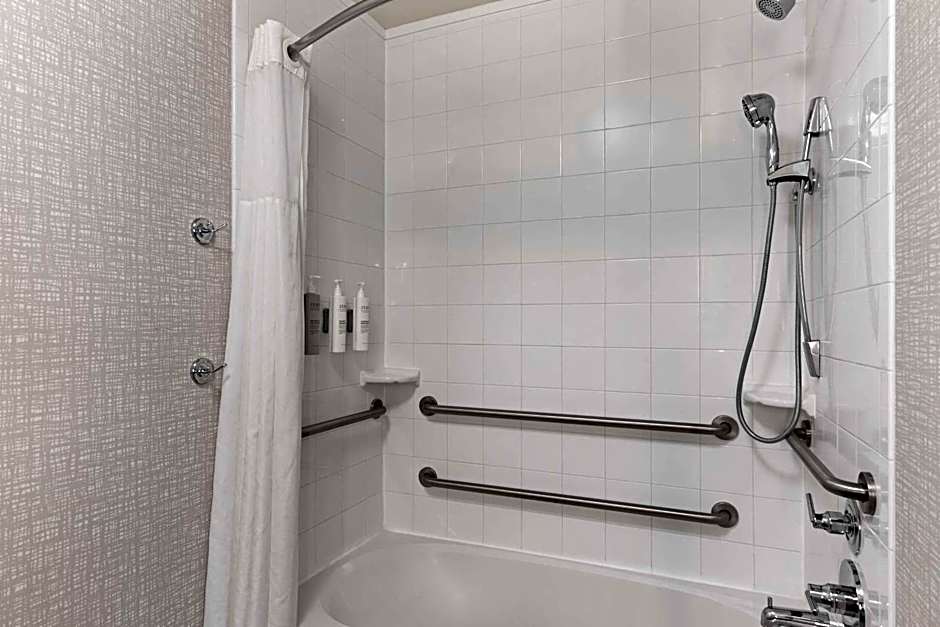 Hampton Inn By Hilton And Suites Dothan