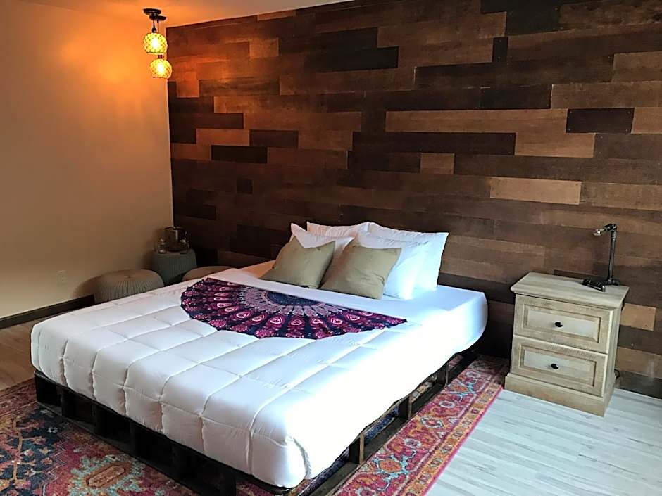 Delos Reyes Palm Springs