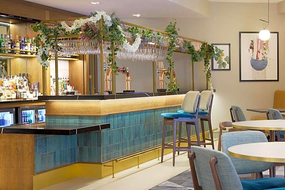 DoubleTree by Hilton Dartford Bridge