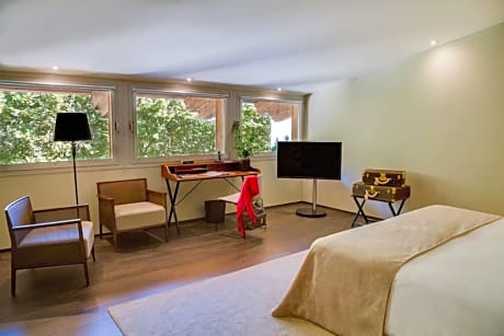 Deluxe Room (2 Twin Beds)