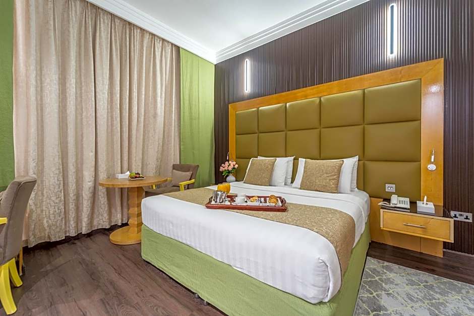 Photo 1 of 1 of Superior 1 King Bed