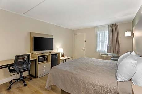 King Room - Disability Access/Non Smoking