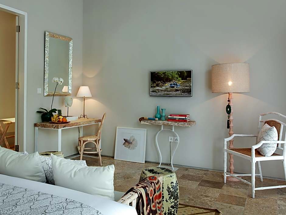 Room & Vespa Suite 4