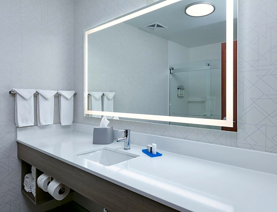 Holiday Inn Express Hotel & Suites Shakopee By IHG