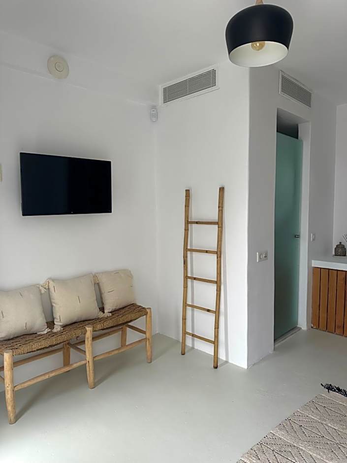 Trinity Mykonos - Beachfront Villa