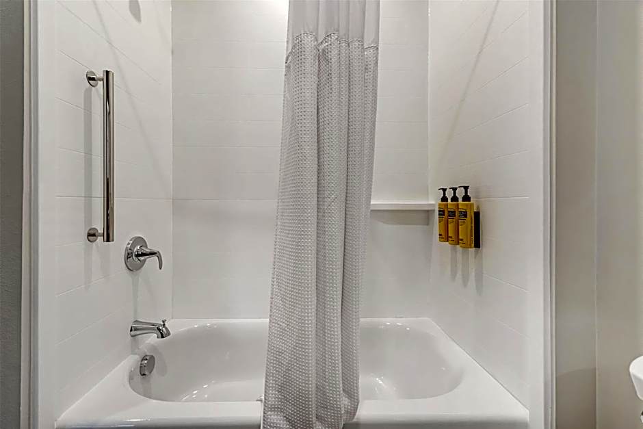 Best Western Plus Marquette Hotel & Suites