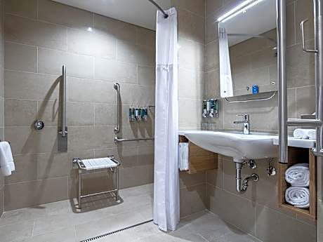 Queen Room - Mobility Access