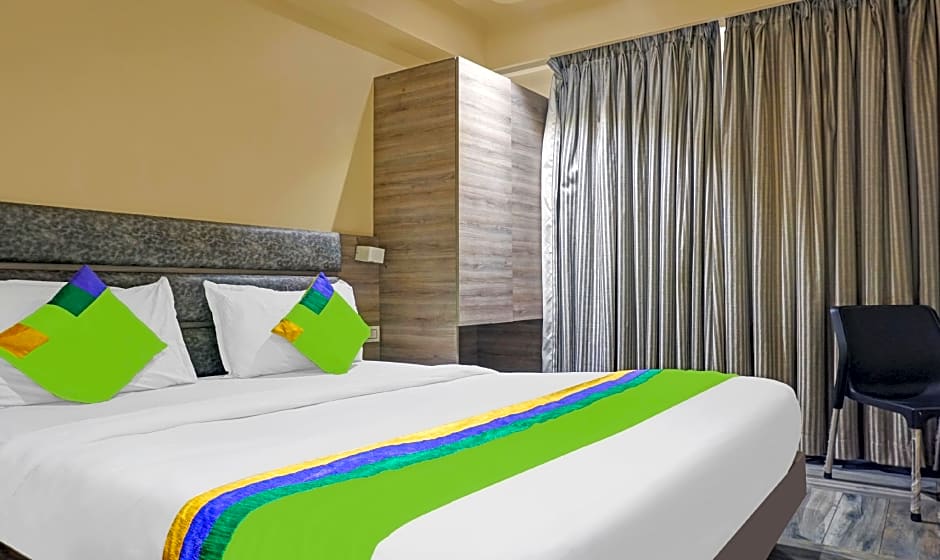 Treebo Trend Classic Grande, Camp